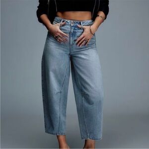 EUC Dynamite Denim Blair Barrel Balloon Light Wash Jeans